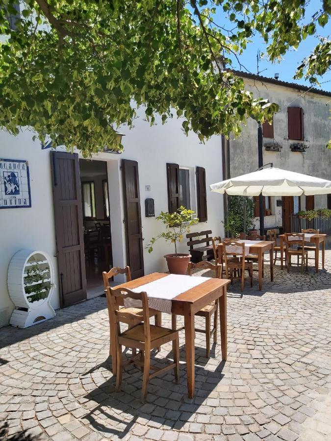 Locanda Delle Grotte Di Onferno 호텔 겜마노 외부 사진