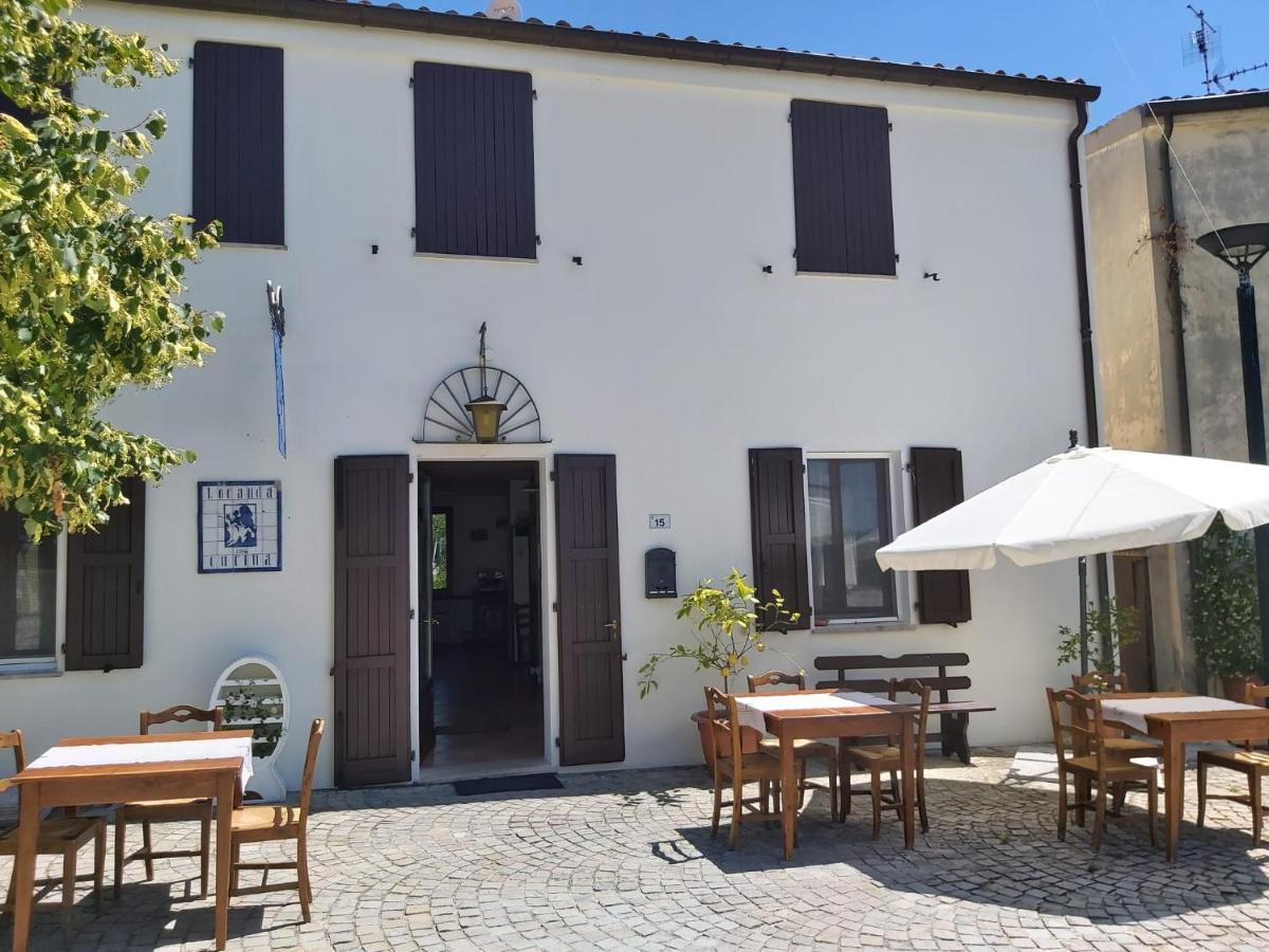 Locanda Delle Grotte Di Onferno 호텔 겜마노 외부 사진