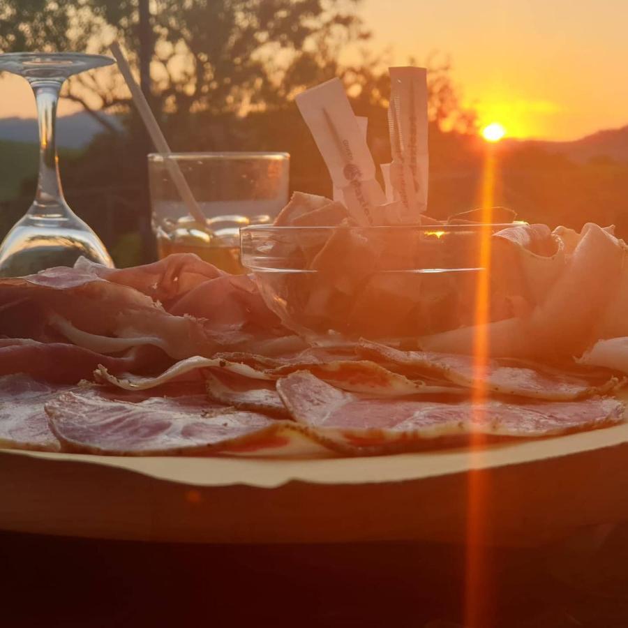 Locanda Delle Grotte Di Onferno 호텔 겜마노 외부 사진