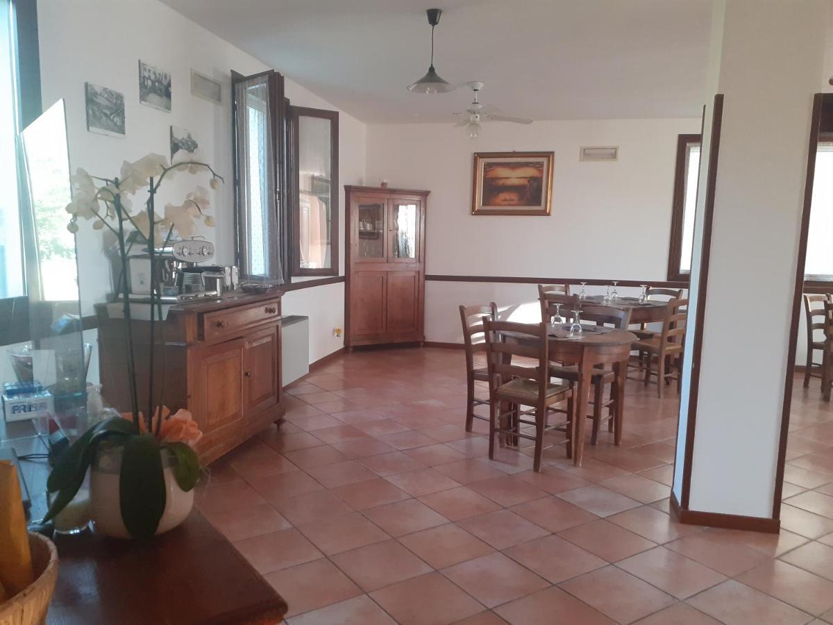 Locanda Delle Grotte Di Onferno 호텔 겜마노 외부 사진
