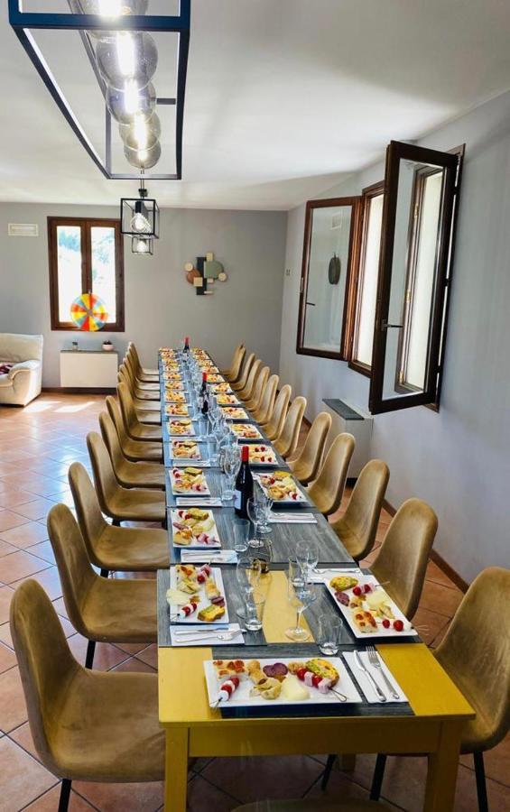 Locanda Delle Grotte Di Onferno 호텔 겜마노 외부 사진